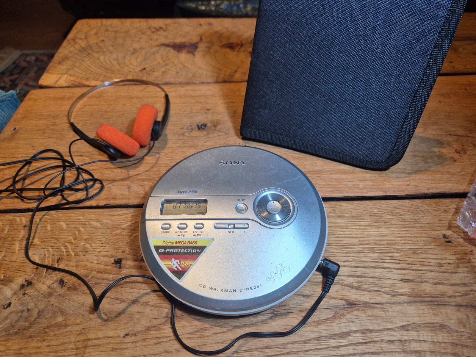 Sony Discman D-E241 – volledig getest, uitstekend werkend, Ophalen of Verzenden, Discman