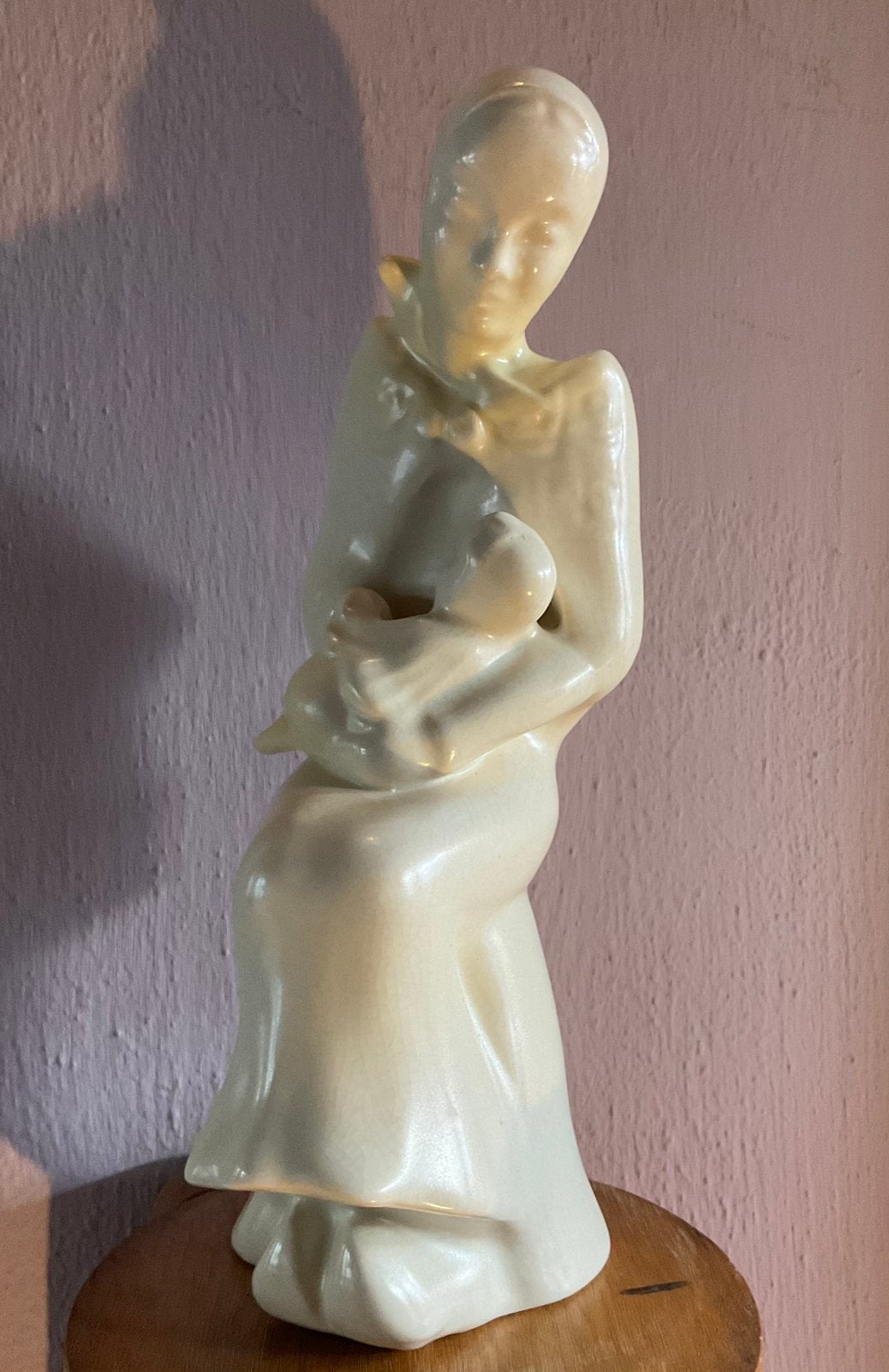 Plateel Vrouw met Kind, Ophalen of Verzenden