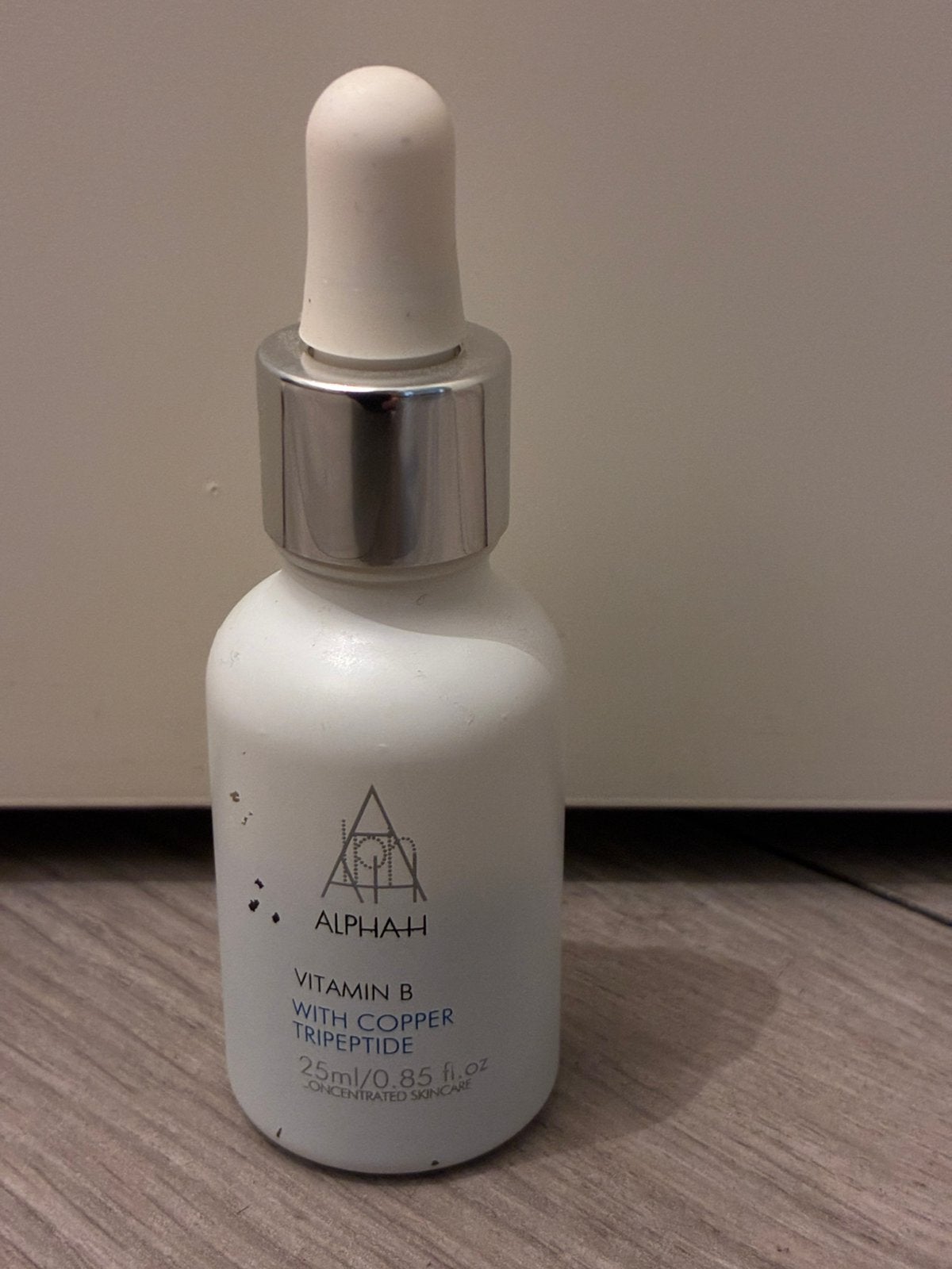 Alpha-H Vitamine B complex with complex tripeptide 25 ml, Ophalen of Verzenden, Zo goed als nieuw, Gehele gezicht, Verzorging