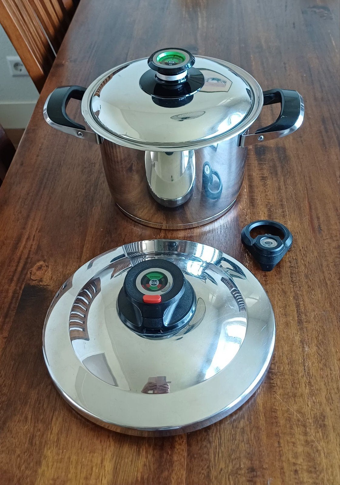 AMC Kookpan met  extra Secuquick deksel. - 4.2L RVS, Huis en Inrichting, Keuken | Potten en Pannen, Ophalen of Verzenden, Rvs