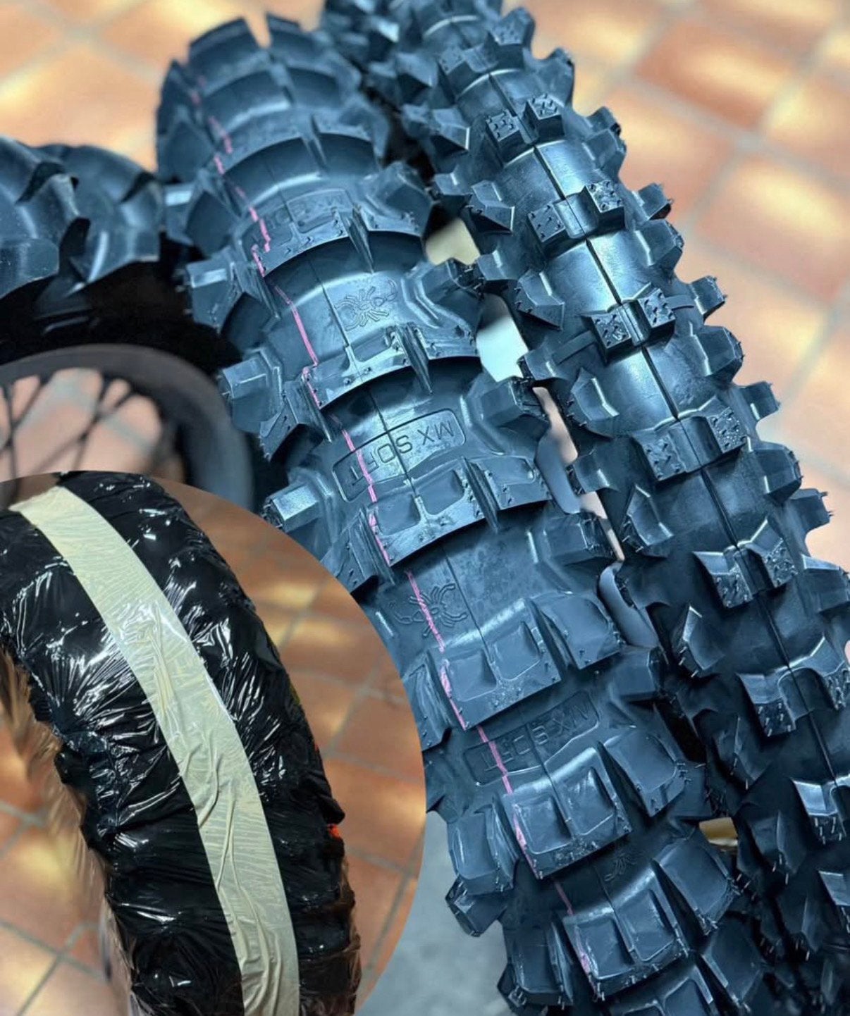 Nieuwe Pirelli crossbanden, Ophalen of Verzenden, Zo goed als nieuw, Band
