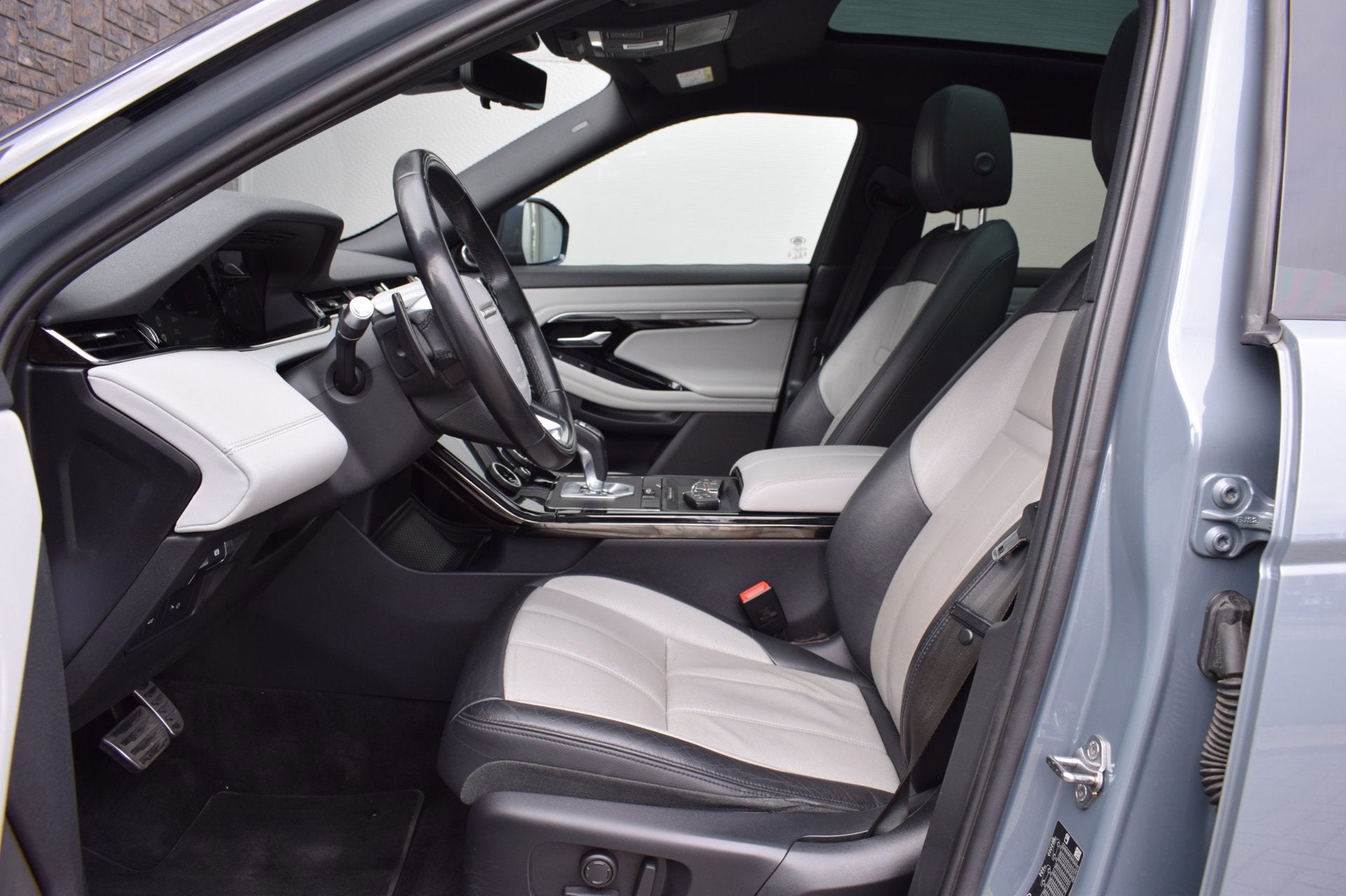 Land Rover Range Rover Evoque 2.0 P250 AWD R-Dynamic First E, Auto's, Dealer onderhouden, 249 pk, Euro 6, 4 cilinders