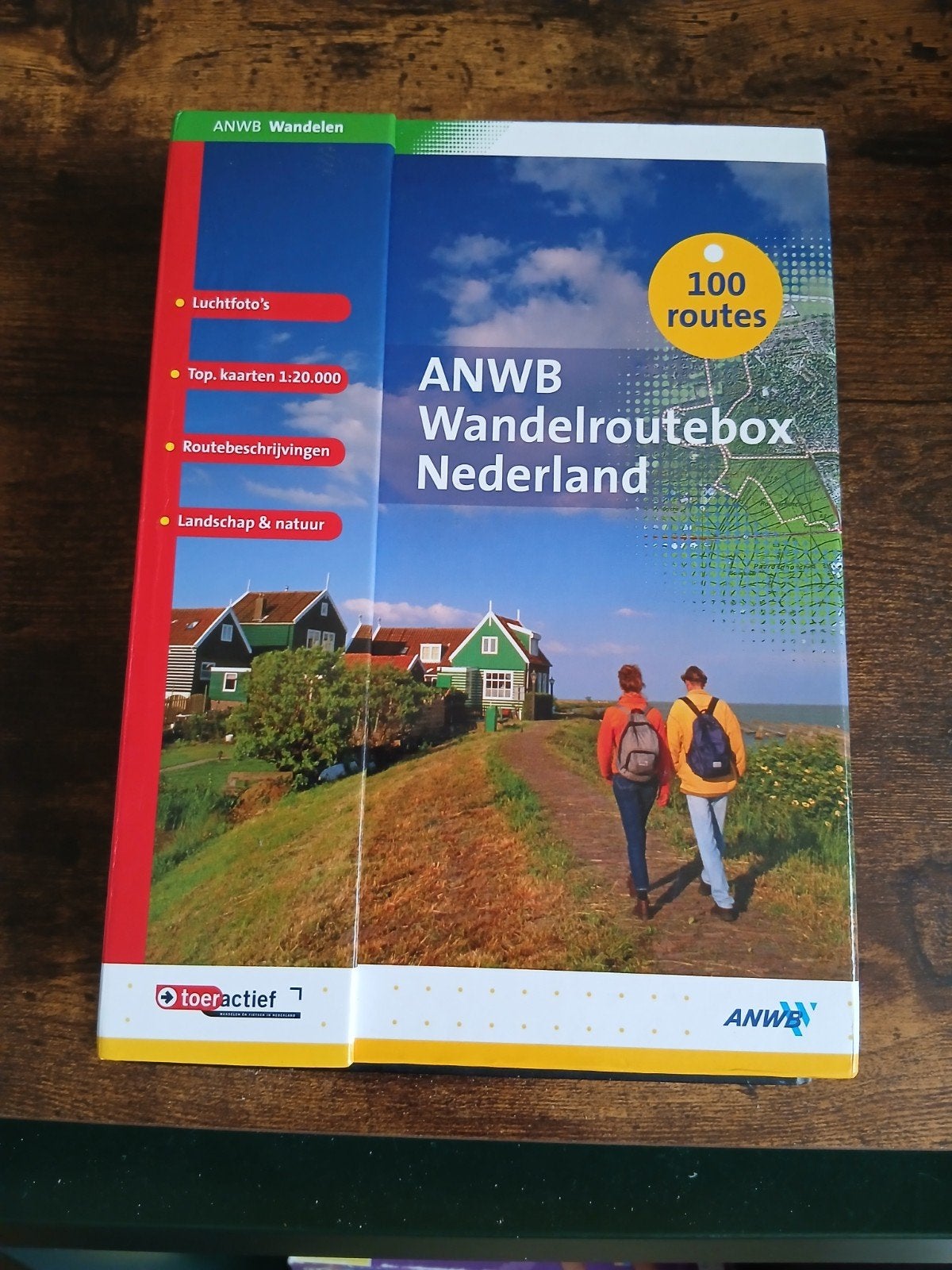 Wandelroutebox Nederland anwb met boek, Fiets- of Wandelgids, Ophalen of Verzenden, Zo goed als nieuw, ANWB