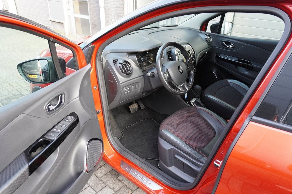 Renault Captur 1.2 TCe Helly Hansen, Euro 5, Zwart, 4 cilinders, Leder en Stof