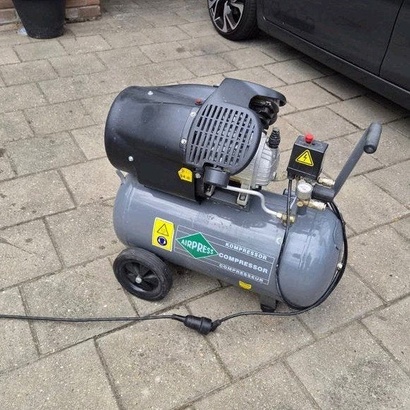 Compressor Airpress 425/50 grijs, Doe-het-zelf en Verbouw, Compressors, 100 liter of meer, Ophalen of Verzenden, Zo goed als nieuw