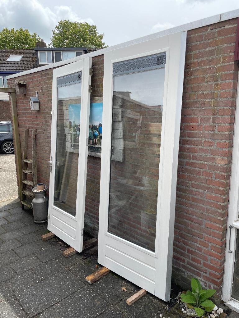 Prima dubbele hardhouten tuindeuren mét ventilatierooster, Doe-het-zelf en Verbouw, Deuren en Horren, Ophalen, Gebruikt, 80 tot 100 cm