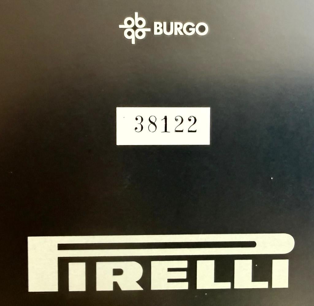 PIRELLI KALENDER 2001 met TOPMODELLEN, nieuw in de doos!, Diversen, Ophalen of Verzenden, Maandkalender, Nieuw