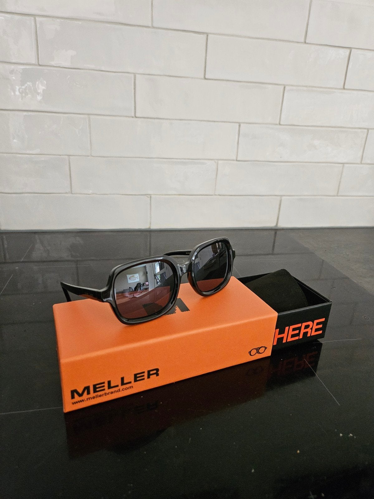 Meller Zonnebril. Nieuw, Overige merken, Zonnebril, Zwart, Nieuw