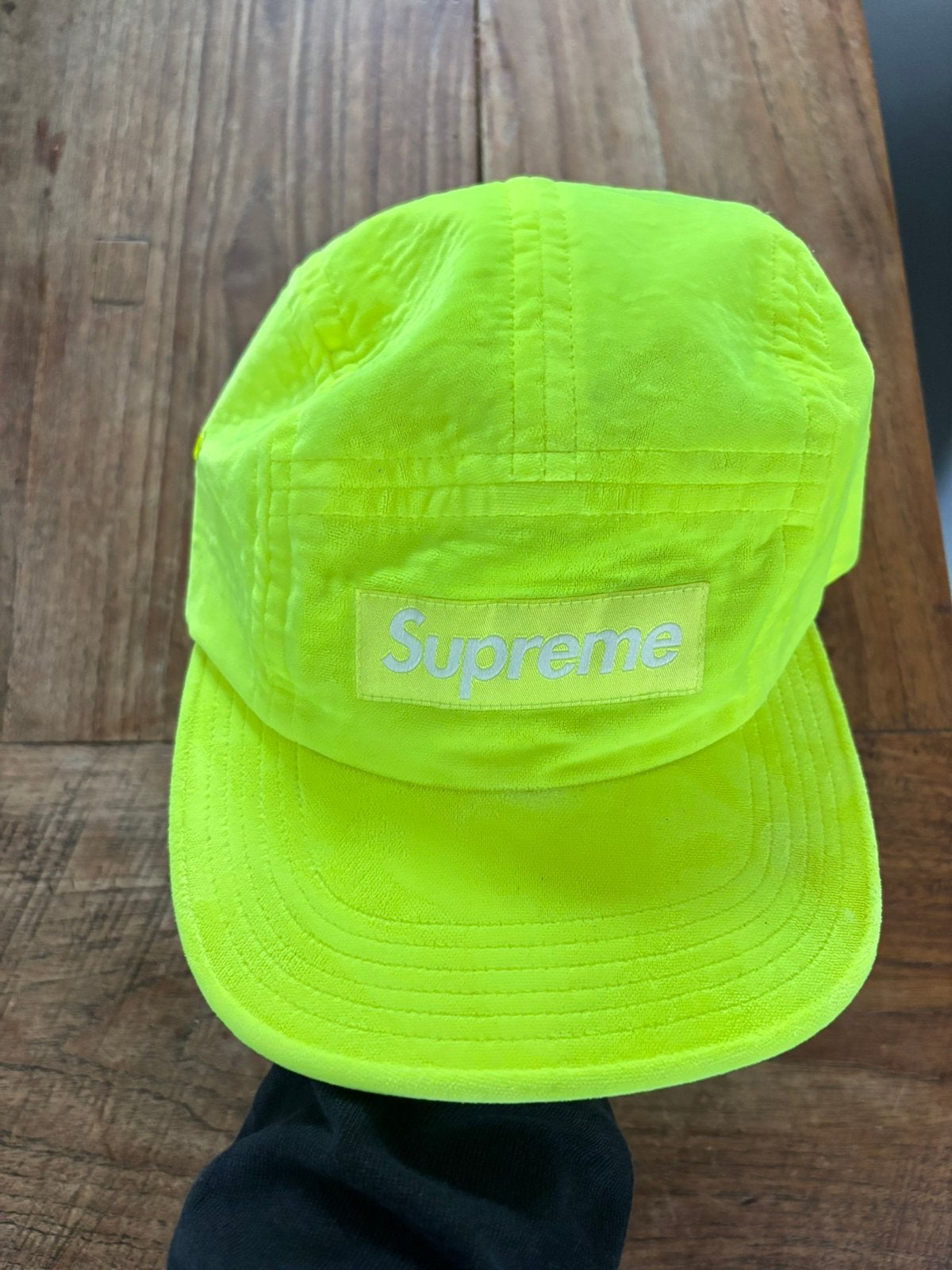 Supreme pet geel, Kleding | Heren, Ophalen of Verzenden, Zo goed als nieuw