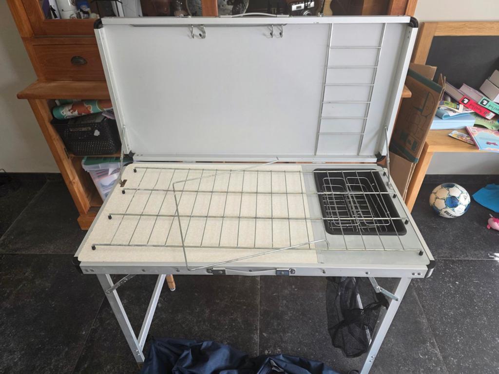 Handige campingkeuken met wasbakje - Compact en draagbaar, Caravans en Kamperen, Kampeeraccessoires, Ophalen of Verzenden, Gebruikt