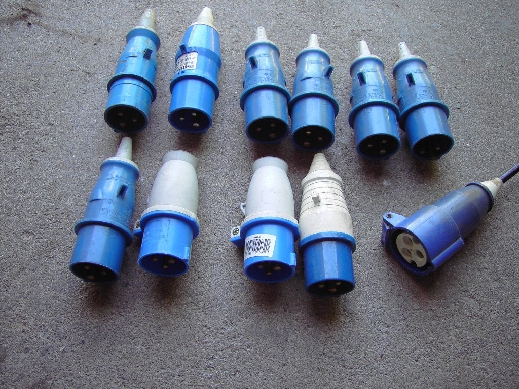 9 CEE stekkers voor de camping, Ophalen, Gebruikt