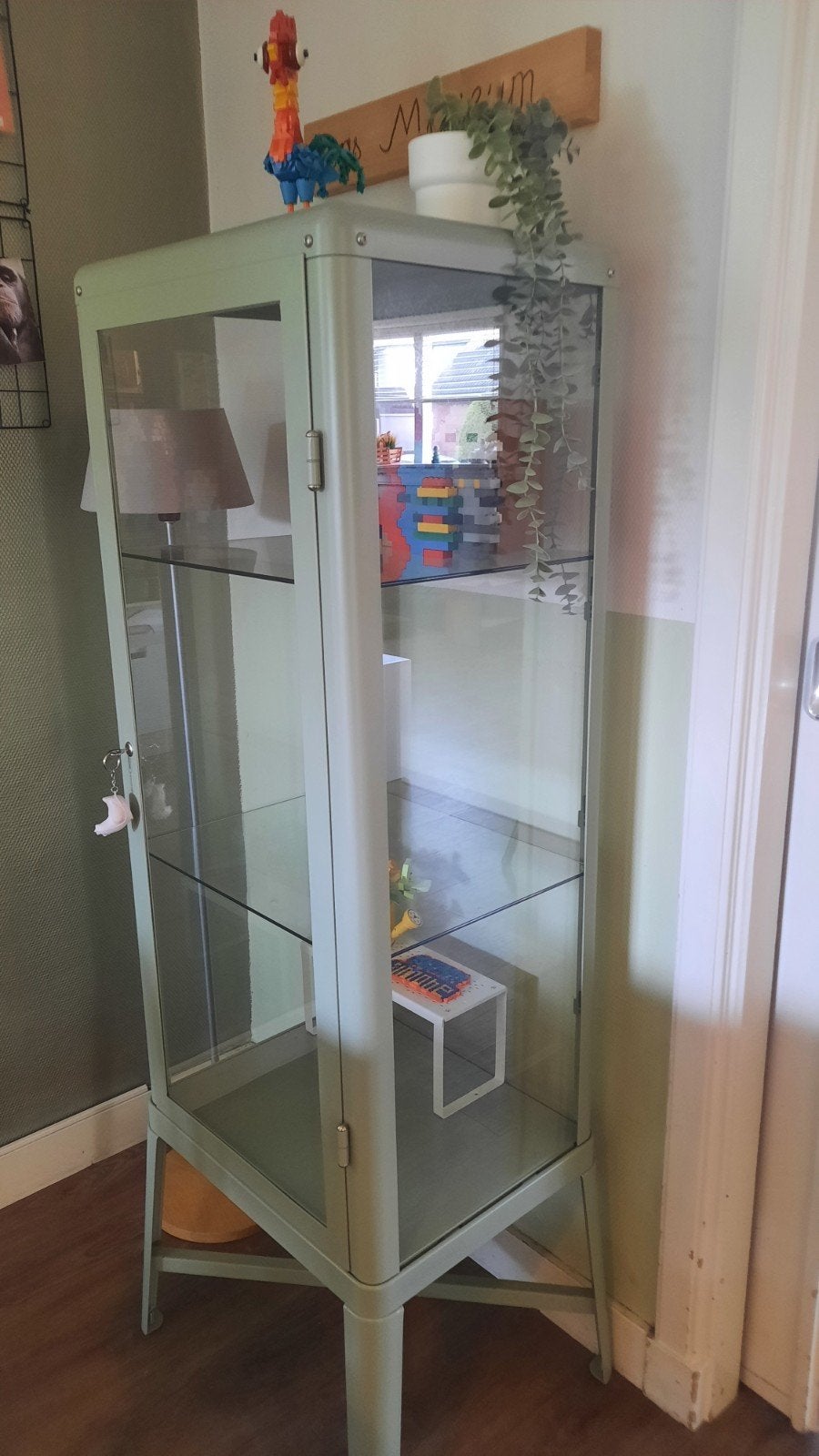 IKEA Fabrikör Vitrinekast - 150x50x40 cm, Huis en Inrichting, Kasten | Vitrinekasten, Ophalen, Met deur(en), Industrieel, Modern