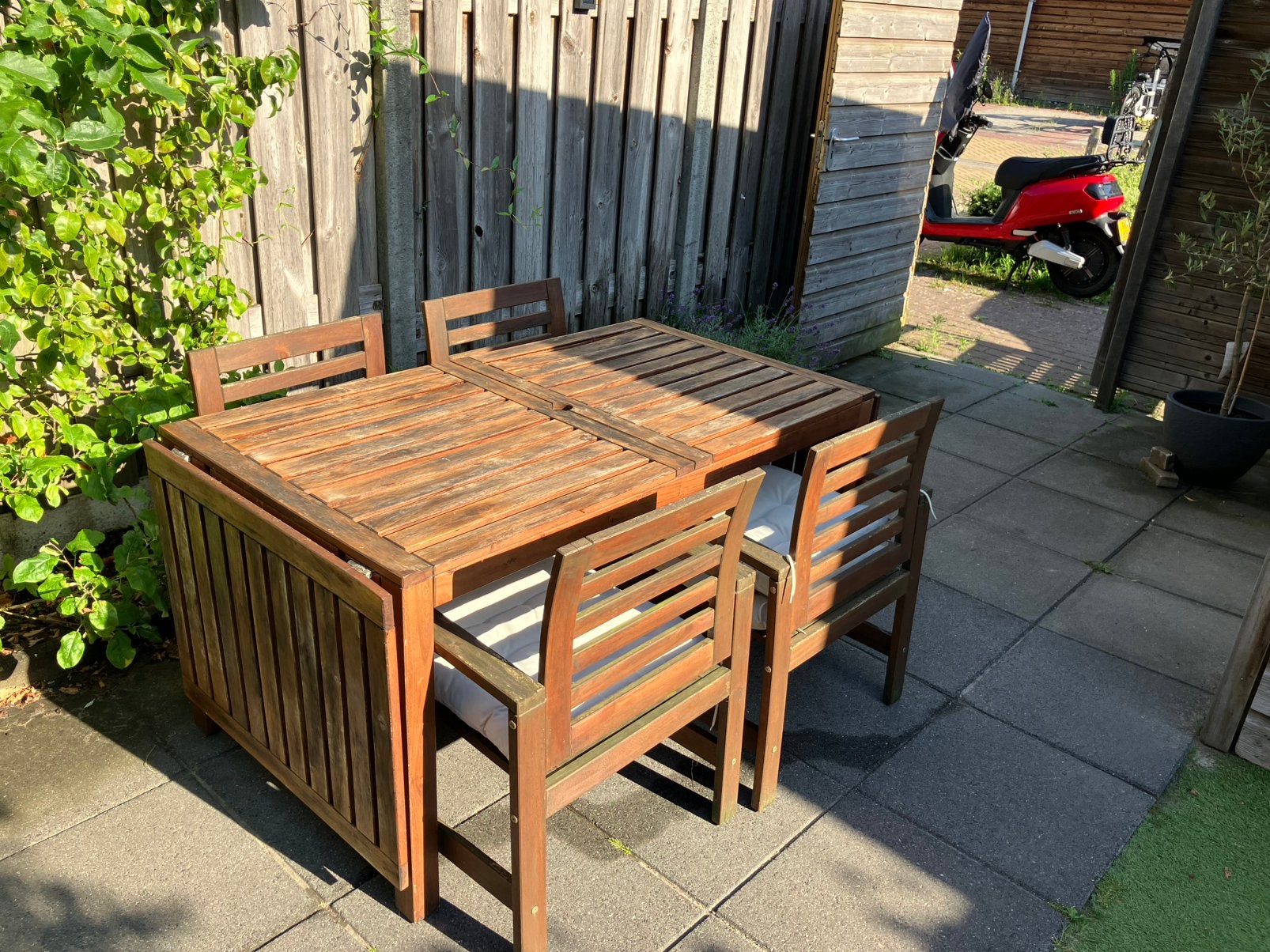 Tuinset met uitklapbare tafel en 4 stoelen, Tuin en Terras, Tuinsets en Loungesets, Gebruikt, Tuinset, Hout, 4 zitplaatsen, Eettafel