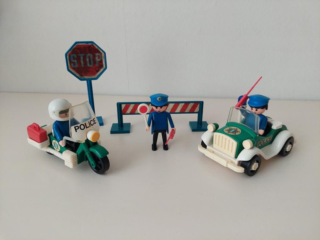 Politieset met auto, motor en 3 agenten van Play O.K., Ophalen of Verzenden, Gebruikt
