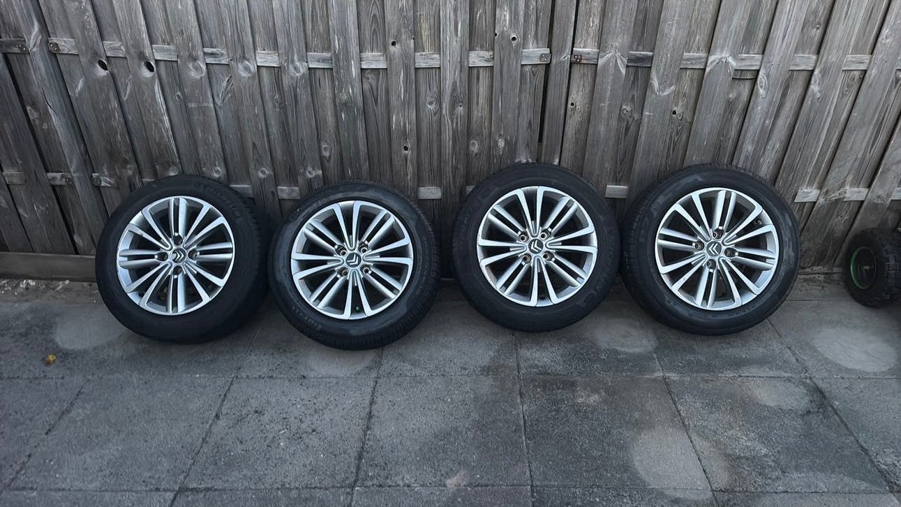 255/55 R16, Ophalen, Zo goed als nieuw