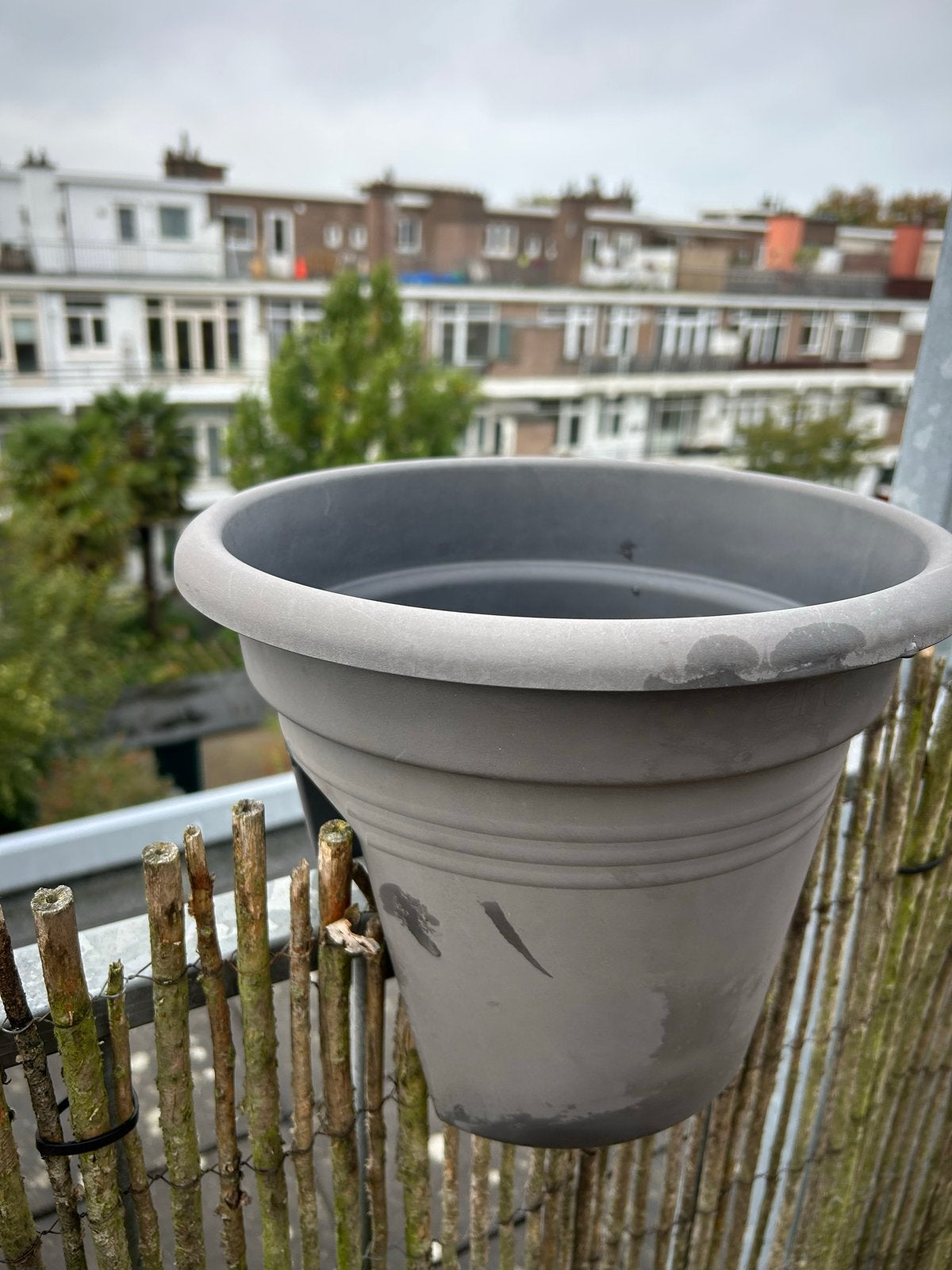 Grijze kunststof balkon bloempot - set van 3, Kunststof, Gebruikt, Balkon, Rond