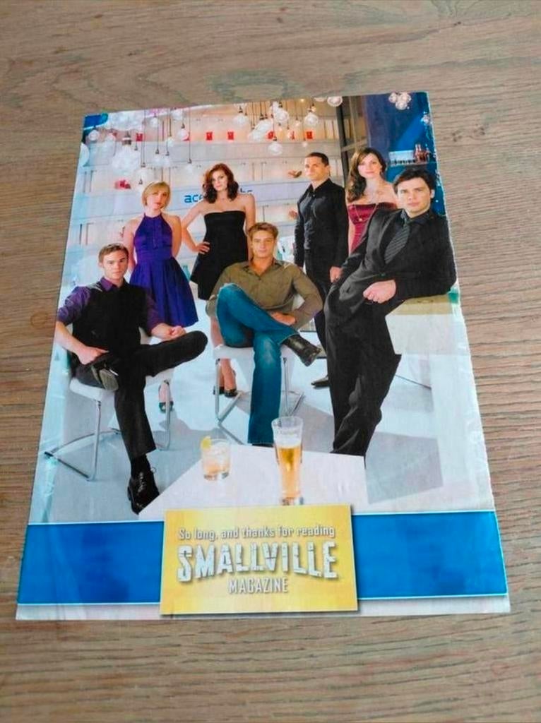 A4 poster Smallville. Clark, Lois, Tess, Chloe, Jimmy,Oliver, Ophalen of Verzenden, Gebruikt, Tv, Poster