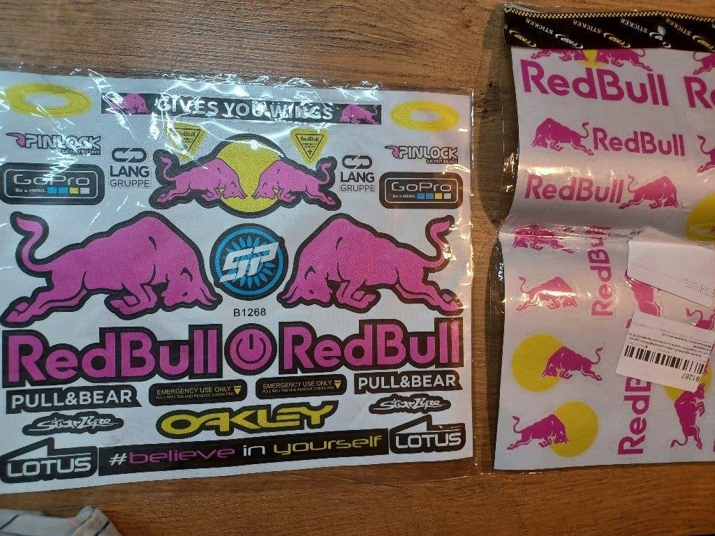 3 vellen motorstickers (Red bulll, GoPro, Berik, Lotus etc), Ophalen of Verzenden