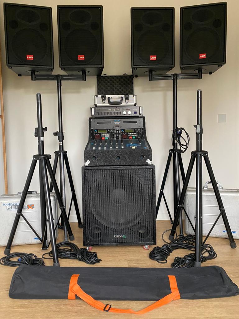 DJ-set PA geluidset 4xtops 1x 18"active Sub en statieven etc, Muziek en Instrumenten, Ophalen, Zo goed als nieuw, Dj-set, Overige merken