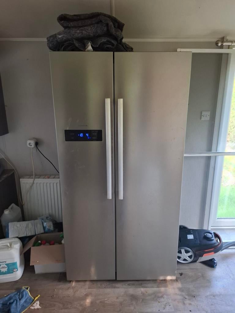 Ruime Koel-vriescombinatie Side-by-Side, Gebruikt, 200 liter of meer, 60 cm of meer, Met aparte vriezer