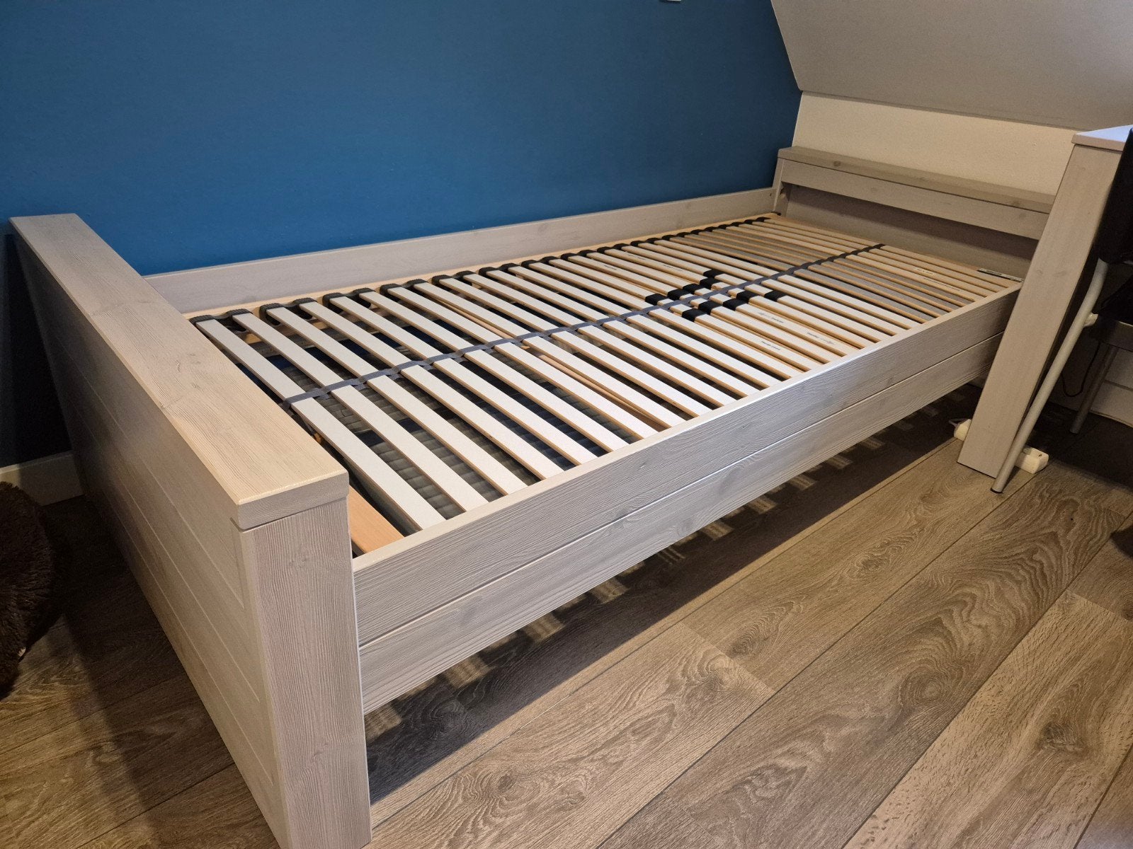 Eenpersoonsbed WOOOD Dennis met lattenbodem 90x200 cm, Ophalen, 90 cm, Eenpersoons, Wit