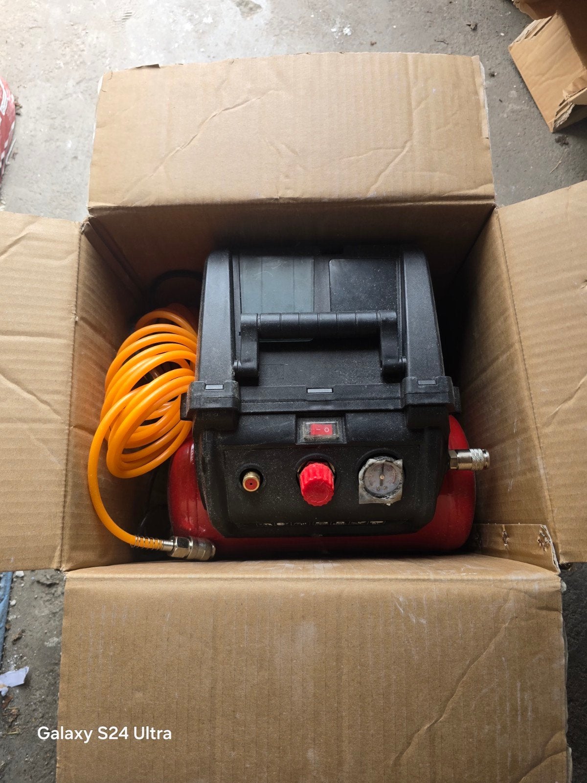 Einhell TC-AC 190/6/8 OF Set Compressor met Tackerset, Doe-het-zelf en Verbouw, Mobiel, 6 tot 10 bar, Ophalen of Verzenden, Zo goed als nieuw