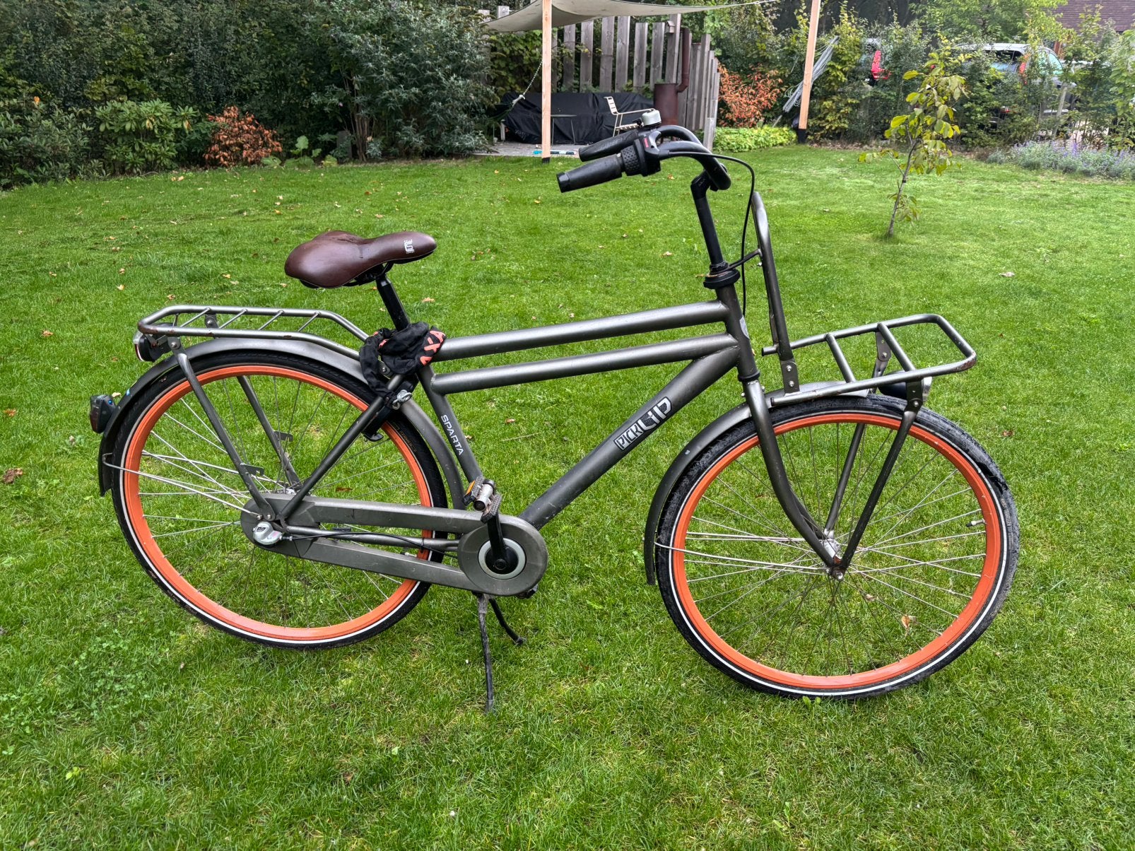 Oer-degelijke Batavus Pick-Up 28”, Fietsen en Brommers, Ophalen, Terugtraprem, Gebruikt, Versnellingen
