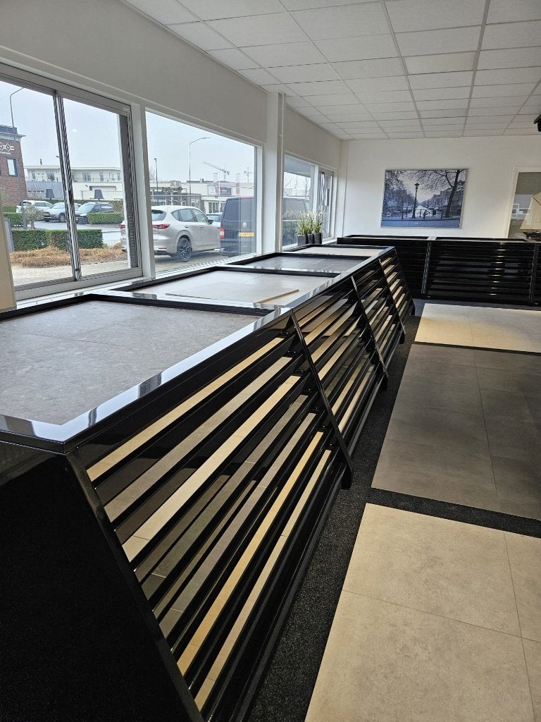 Tegel Kasten Showroom, Ophalen, 60 cm of meer, Overige typen, Zo goed als nieuw