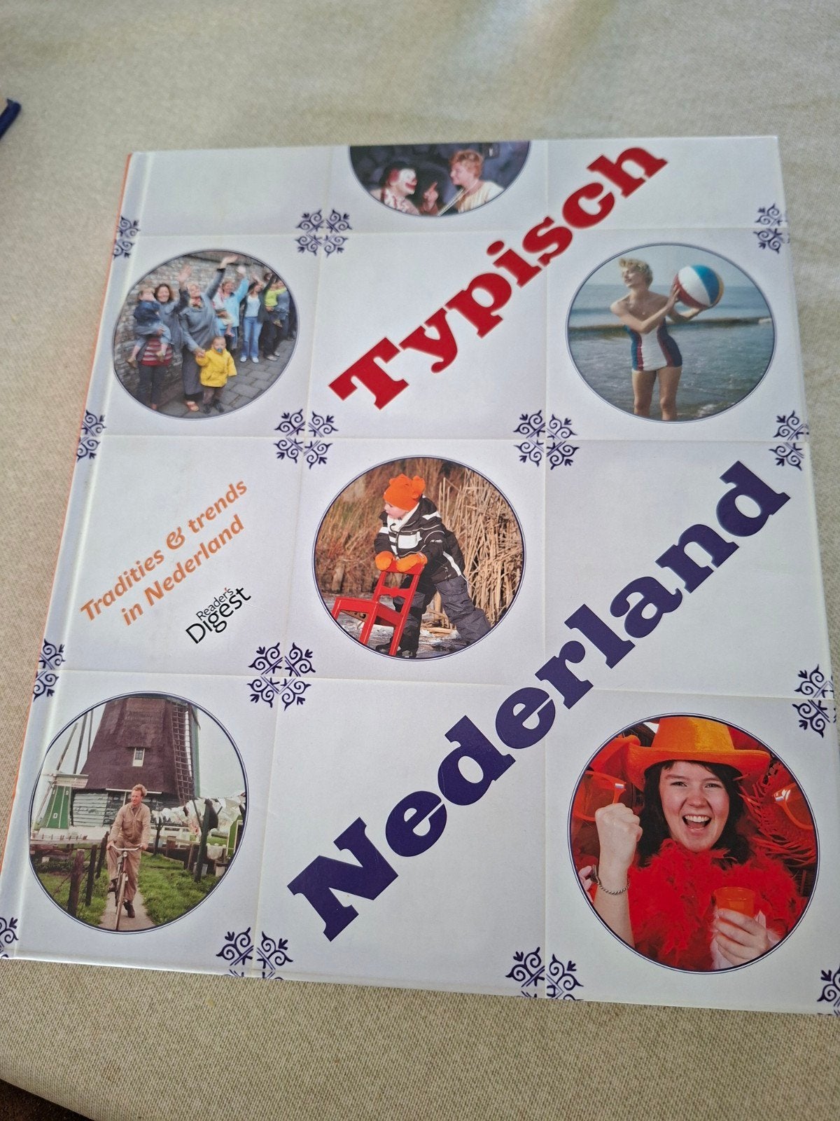 Typisch Nederland - Tradities & trends in Nederland, Ophalen of Verzenden, Zo goed als nieuw