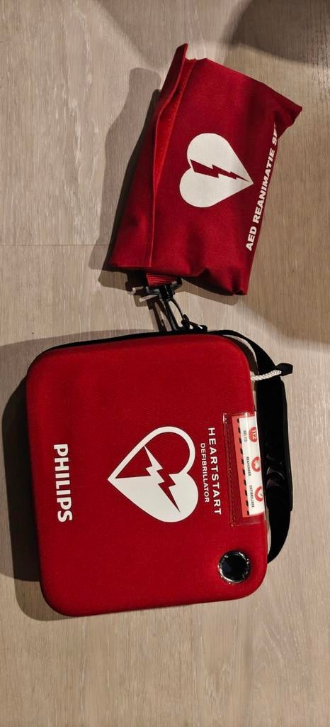 Philips HeartStart AED Defibrillator met accessoires, Ophalen of Verzenden, Zo goed als nieuw