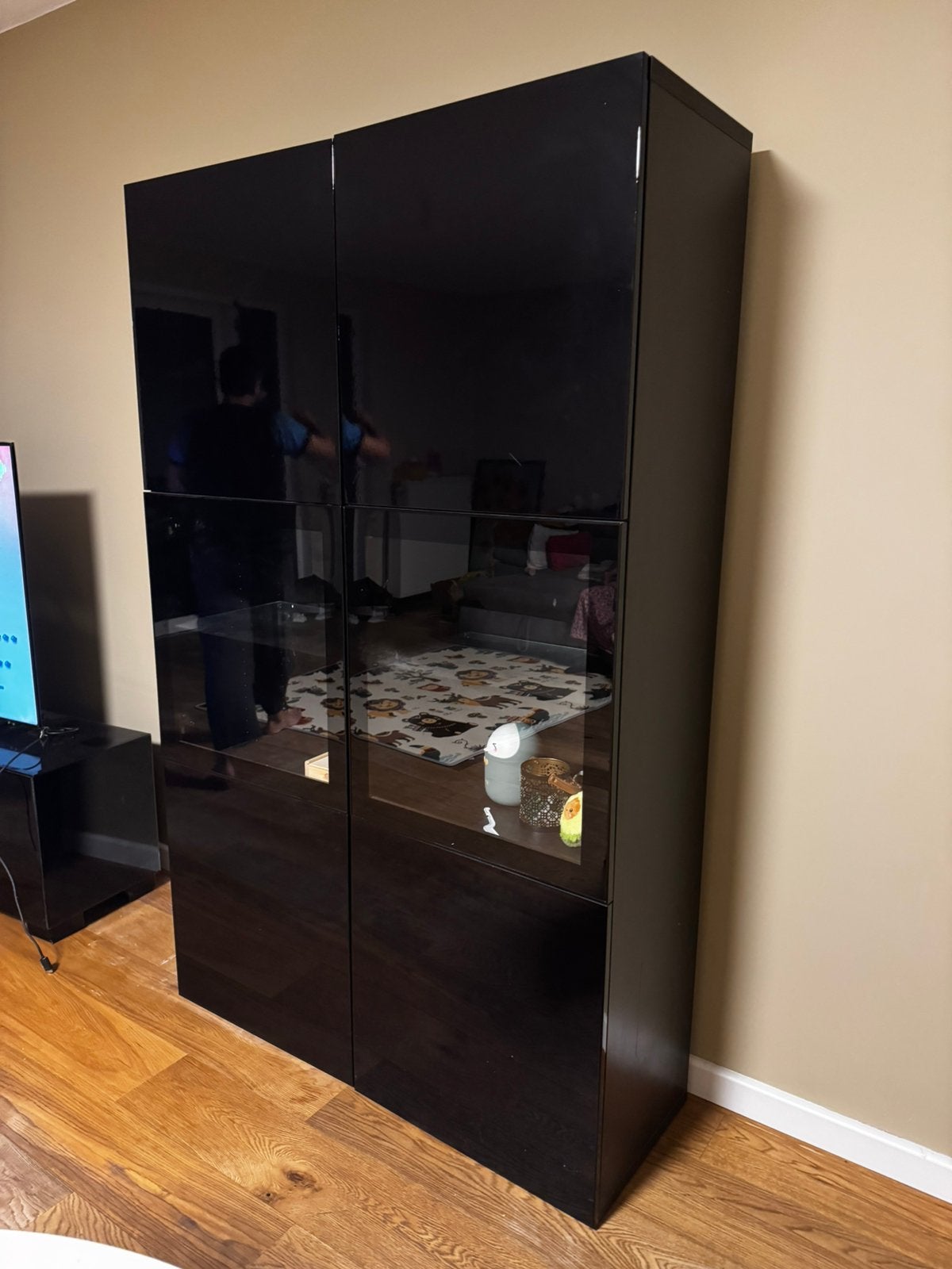 Foto 5 van IKEA BESTÅ Storage Cabinet - 12042193 cm