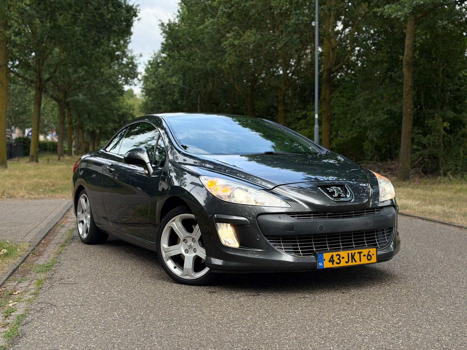 Peugeot 308 1.6 THP CC AUT 2009 Grijs, Auto's, 4 cilinders, 4 stoelen, 1498 kg, Origineel Nederlands