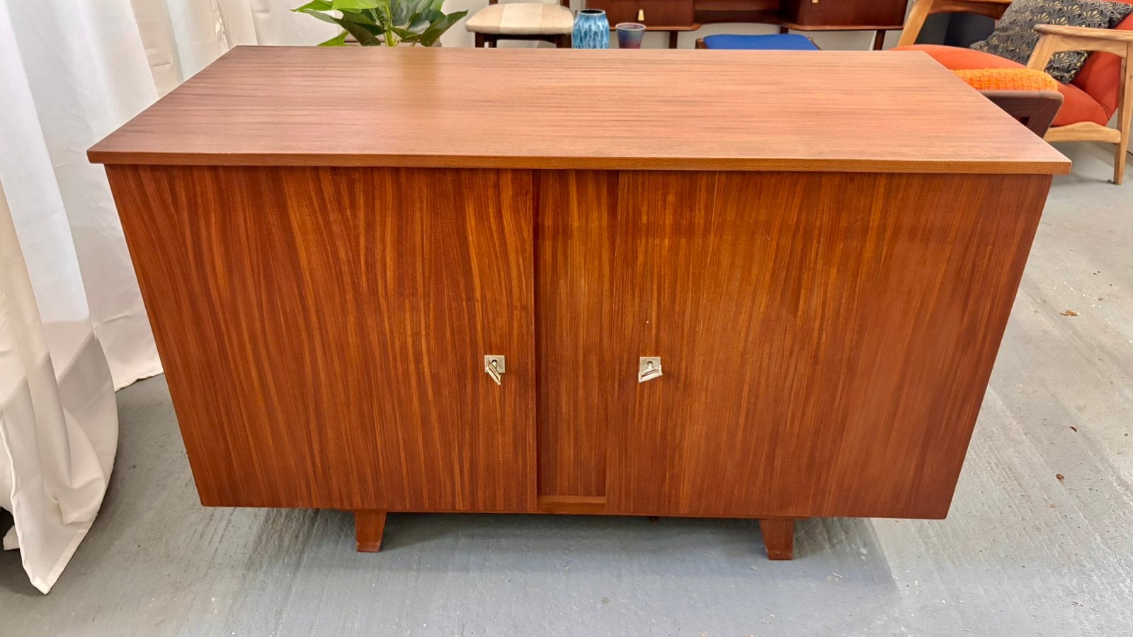 Vintage Design Dressoir Lowboard Kast, Huis en Inrichting, Kasten | Dressoirs, Ophalen, ., ., .