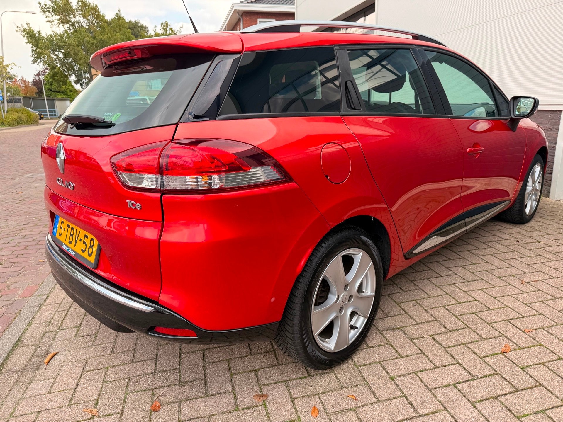 Renault Clio Estate 0.9 TCe /Navi/1eigenaar/Volledig onderho, Voorwielaandrijving, Verwarmde buitenspiegels, Origineel Nederlands