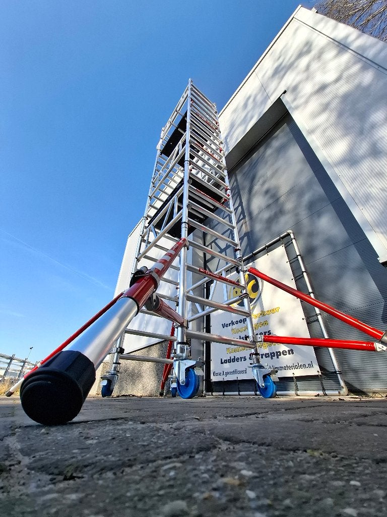 Altrex Mitower smalle rolsteiger 6,2m met Fiber-decks (demo), Ophalen, Nieuw, Rolsteiger of Kamersteiger, 5 meter of hoger