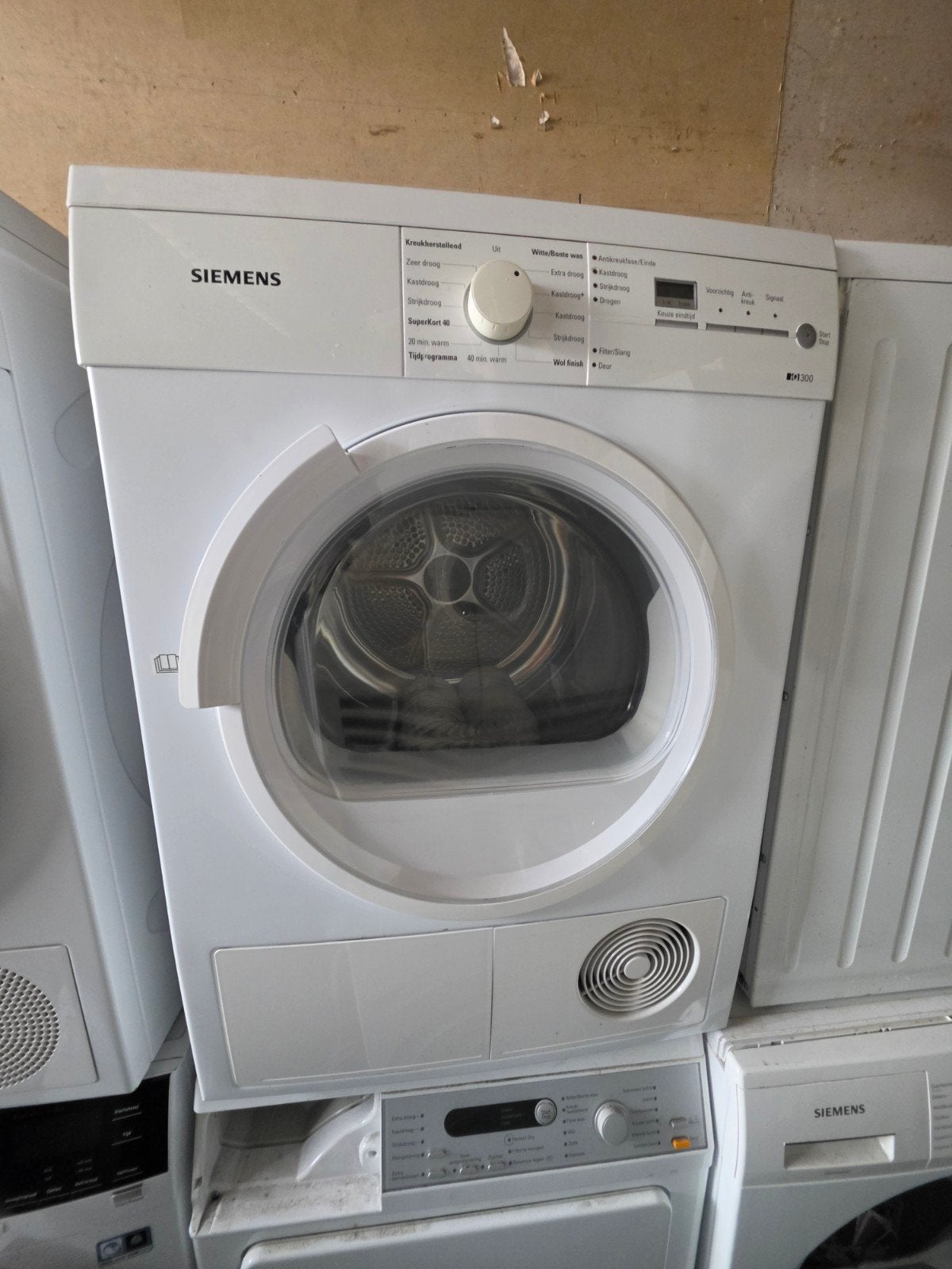Siemens IQ300 luchtdroger 7 kilo, 6 tot 8 kg, Gebruikt, Anti-kreukfase, Ophalen of Verzenden