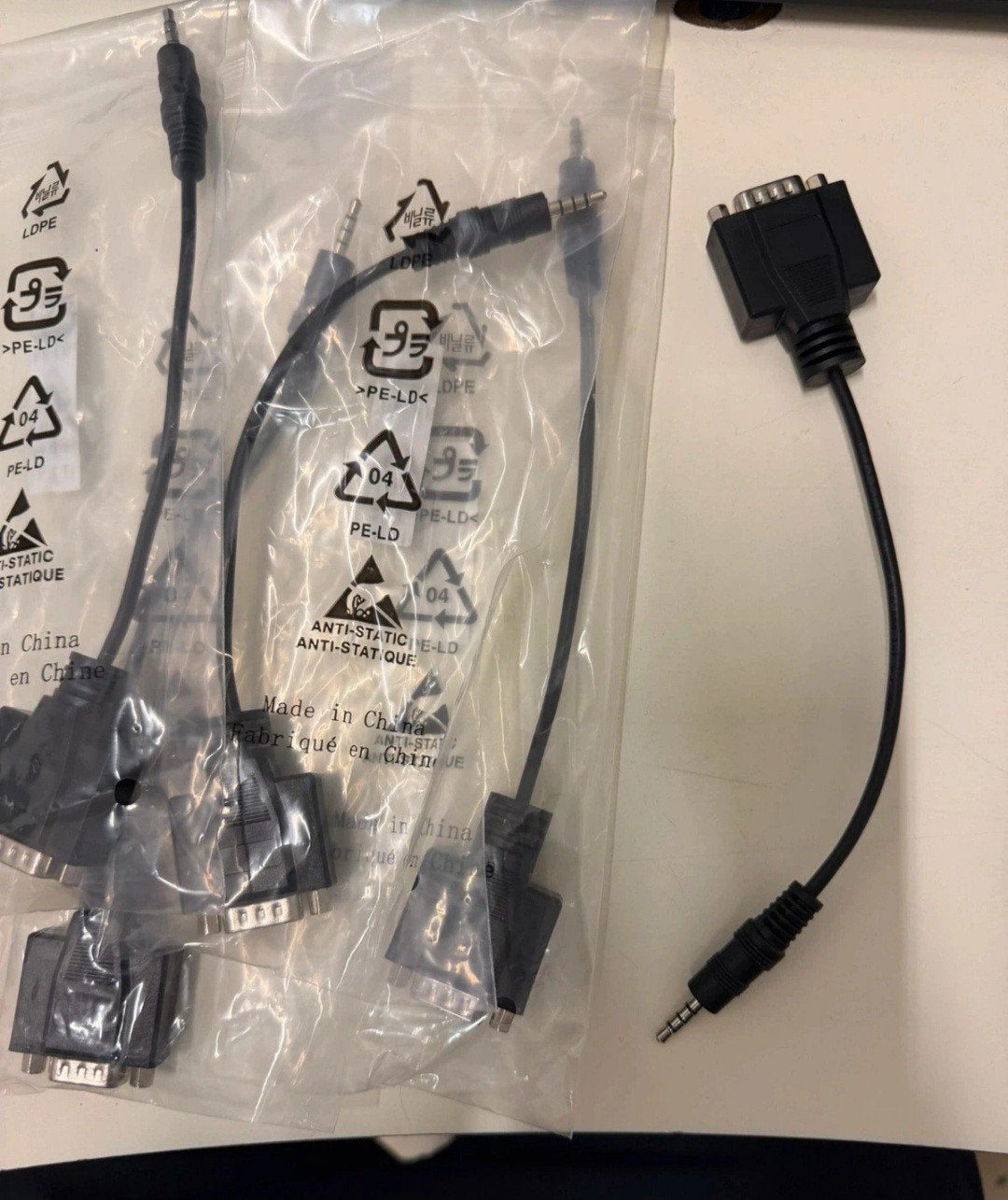 DB9 (RS232 Serieel) naar 3.5mm Jack Kabels - Nieuw, Computers en Software, Pc- en Netwerkkabels, Ophalen of Verzenden, Nieuw