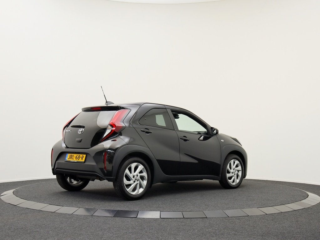 Toyota Aygo X 1.0 VVT-i MT Pulse | Private lease 349,- per m, Auto's, 12 maanden, Stof, Gebruikt, 4 stoelen