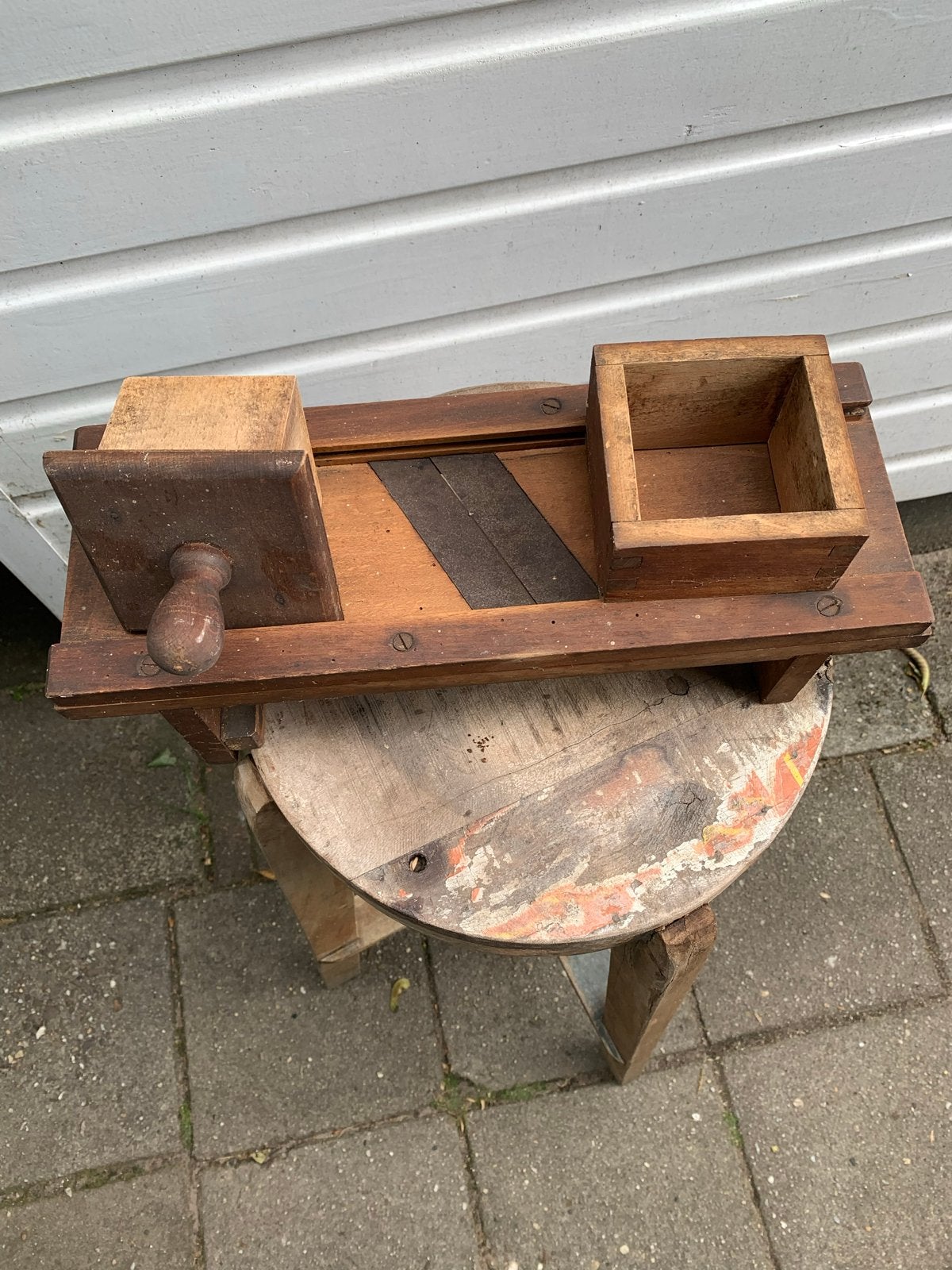 Antieke houten mandoline snijder, Ophalen