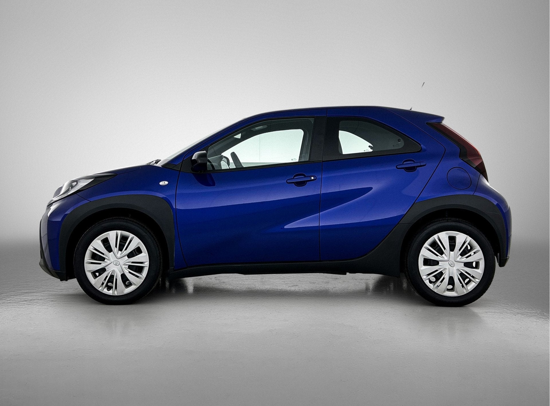 Toyota Aygo X 1.0 VVT-i MT Play | Carplay | DAB Radio | Park, 12 maanden, Stof, Gebruikt, 920 kg