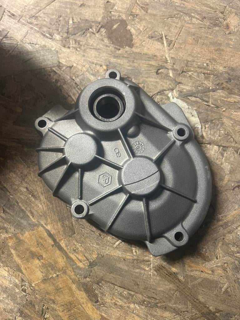 NOS vertandingsdeksel piaggio 50cc 2t en 4t nieuw model, Ophalen of Verzenden