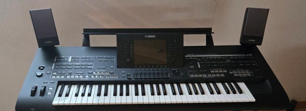 Tyros 4 XXL met speakers en originele standaard, Muziek en Instrumenten, Keyboards, Ophalen, 61 toetsen, Yamaha, Zo goed als nieuw