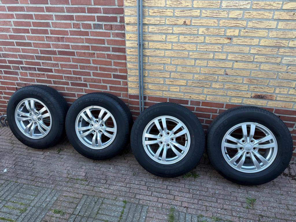 Complete set all weather Mitsubishi outlander en ook PHEV, Auto-onderdelen, Ophalen, 16 inch, Banden en Velgen, All Season