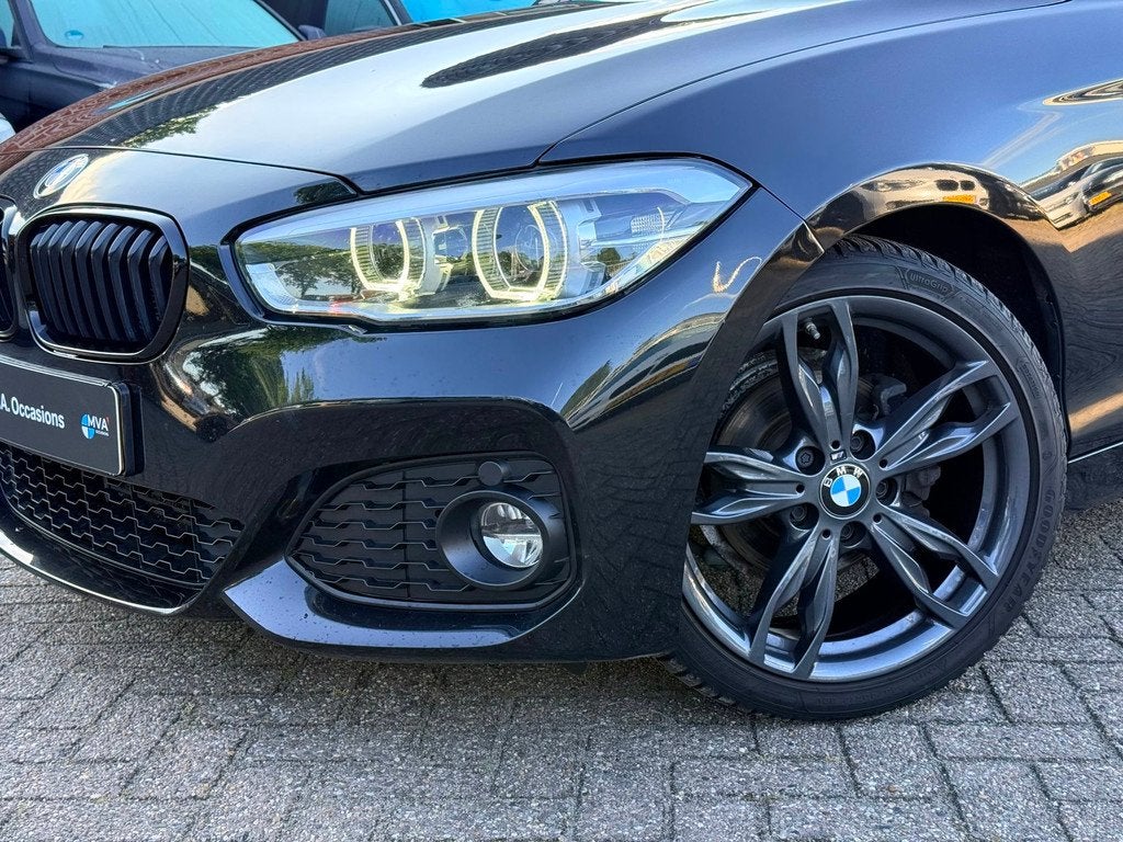 BMW 1-serie 116i Centennial Executive M Sport Lci|Navigatie|, 1-Serie, Achterwielaandrijving, Alcantara, Zwart