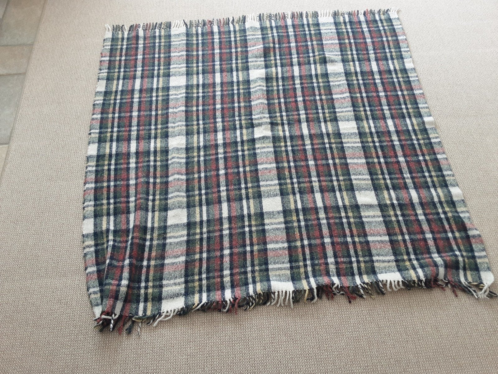 Geruite Plaid - Warm en Stijlvol, Gebruikt, Met franjes/kwastjes, Ophalen of Verzenden, Plaid