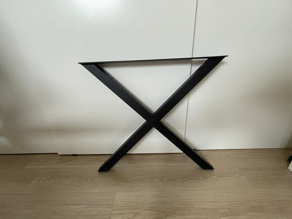 WOOOD Tablo X-poot tafelpoten metaal zwart, Huis en Inrichting, Tafelonderdelen, Zo goed als nieuw, Tafelpoot, 50 tot 100 cm, Rond