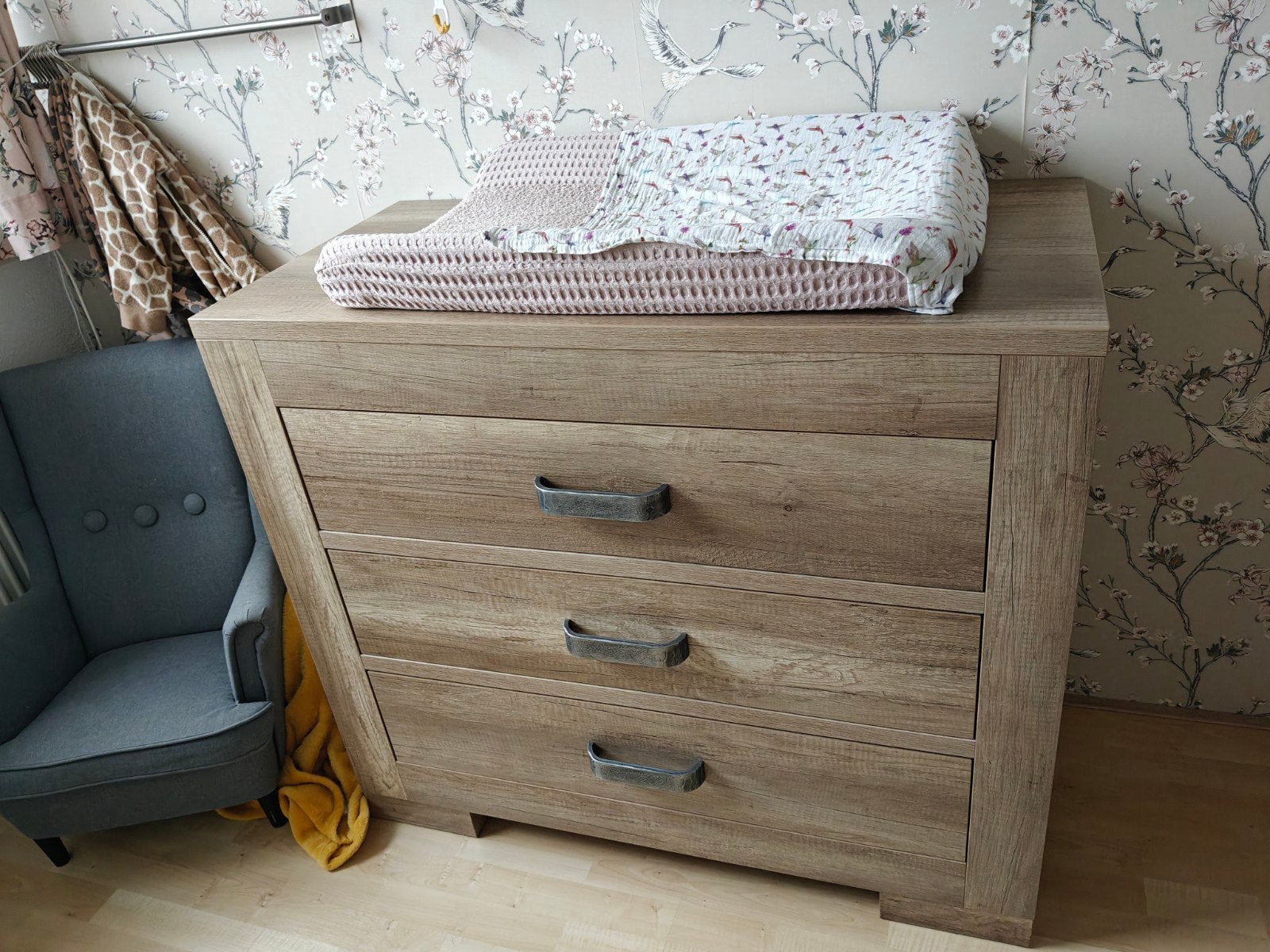 mooie commode kidsmill brent oldwood, Ophalen, 50 tot 70 cm, Voetruimte, 100 cm of meer