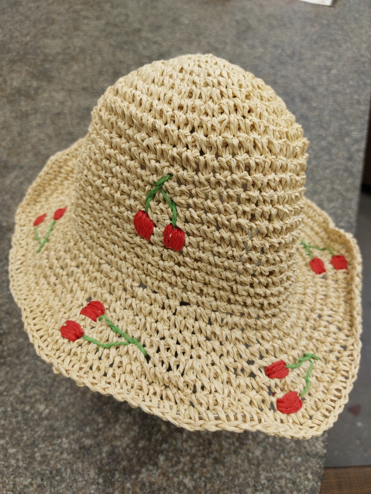 Leuke Strooien Hoed met Kersjes, Ophalen of Verzenden, Zo goed als nieuw, One size fits all, Hoed