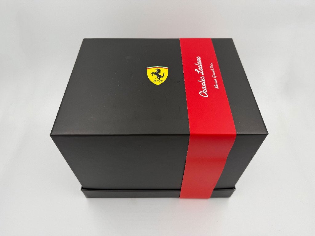 1/2 casque F1 helmet Leclerc Monza 2025 (Ferrari) signed, Ophalen of Verzenden, Nieuw, Formule 1
