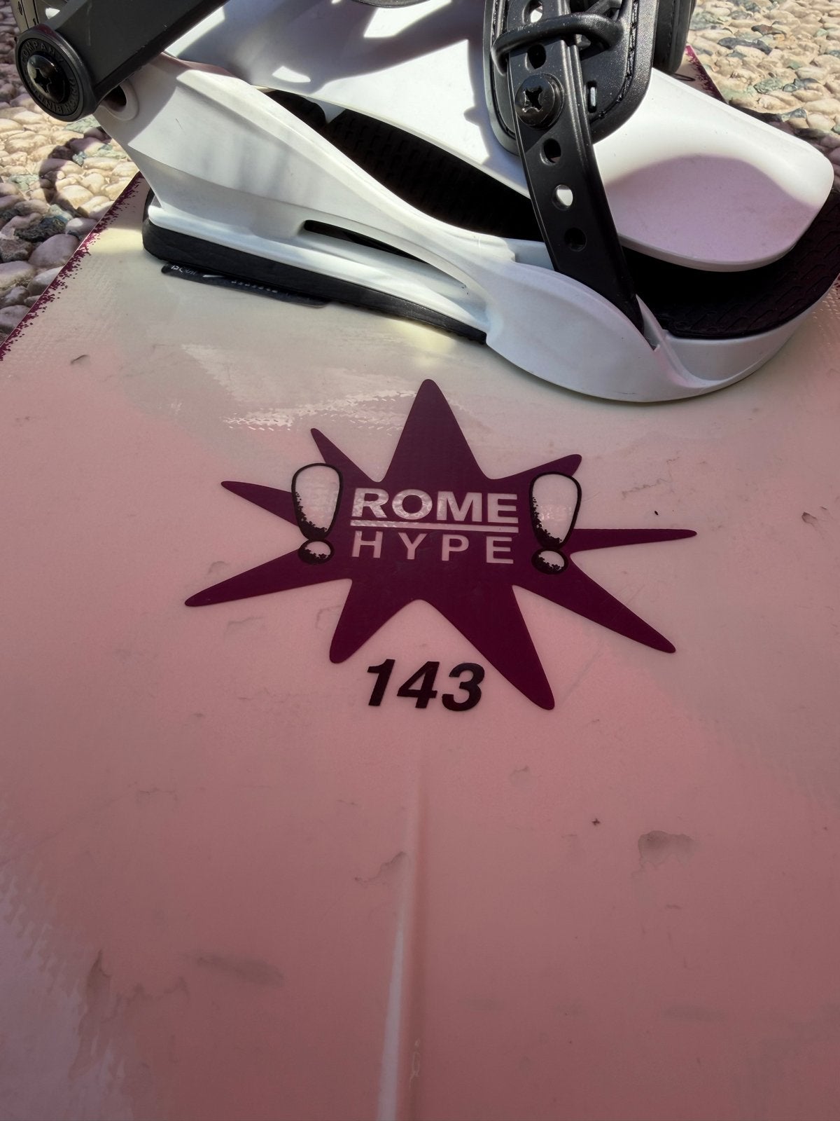 Rome Hype 143 Snowboard met Union STR bindingen, 140 tot 160 cm, Gebruikt, Overige typen, Ophalen